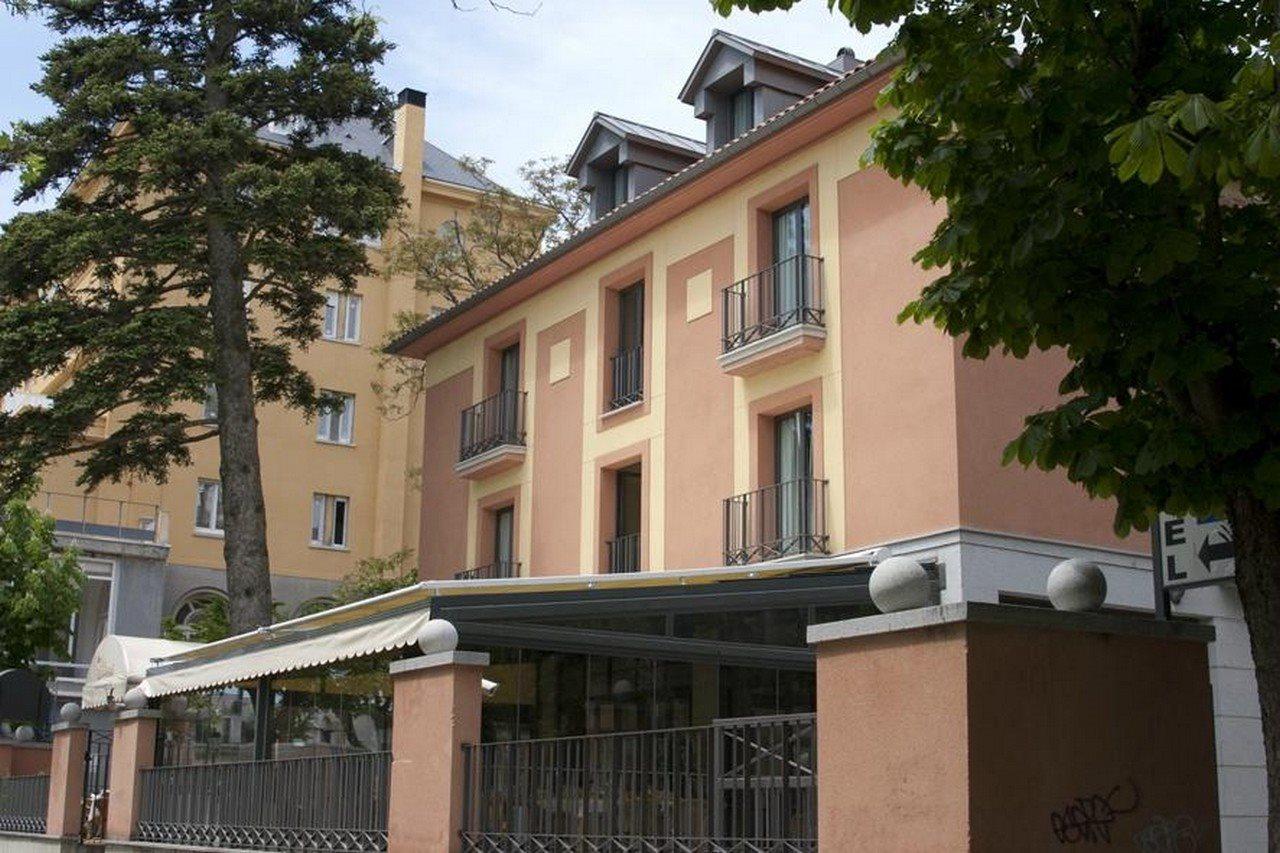 Hospedium Hotel Los Lanceros San Lorenzo de El Escorial Bagian luar foto