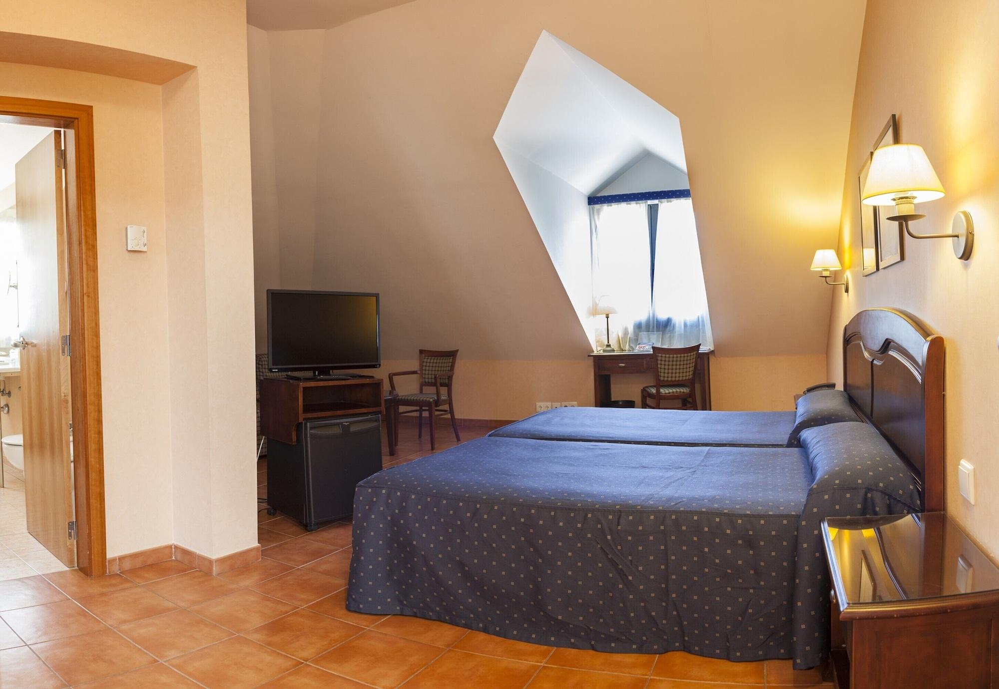 Hospedium Hotel Los Lanceros San Lorenzo de El Escorial Bagian luar foto